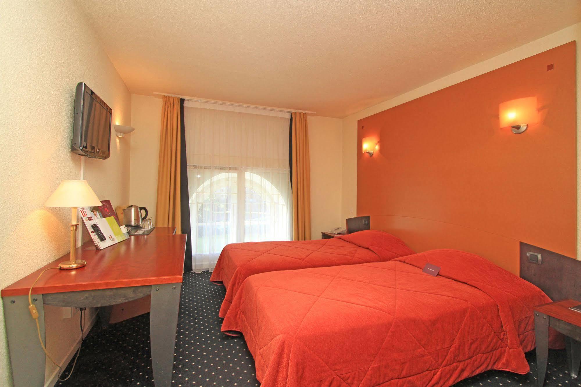 Hotel Mercure Bastides 4*