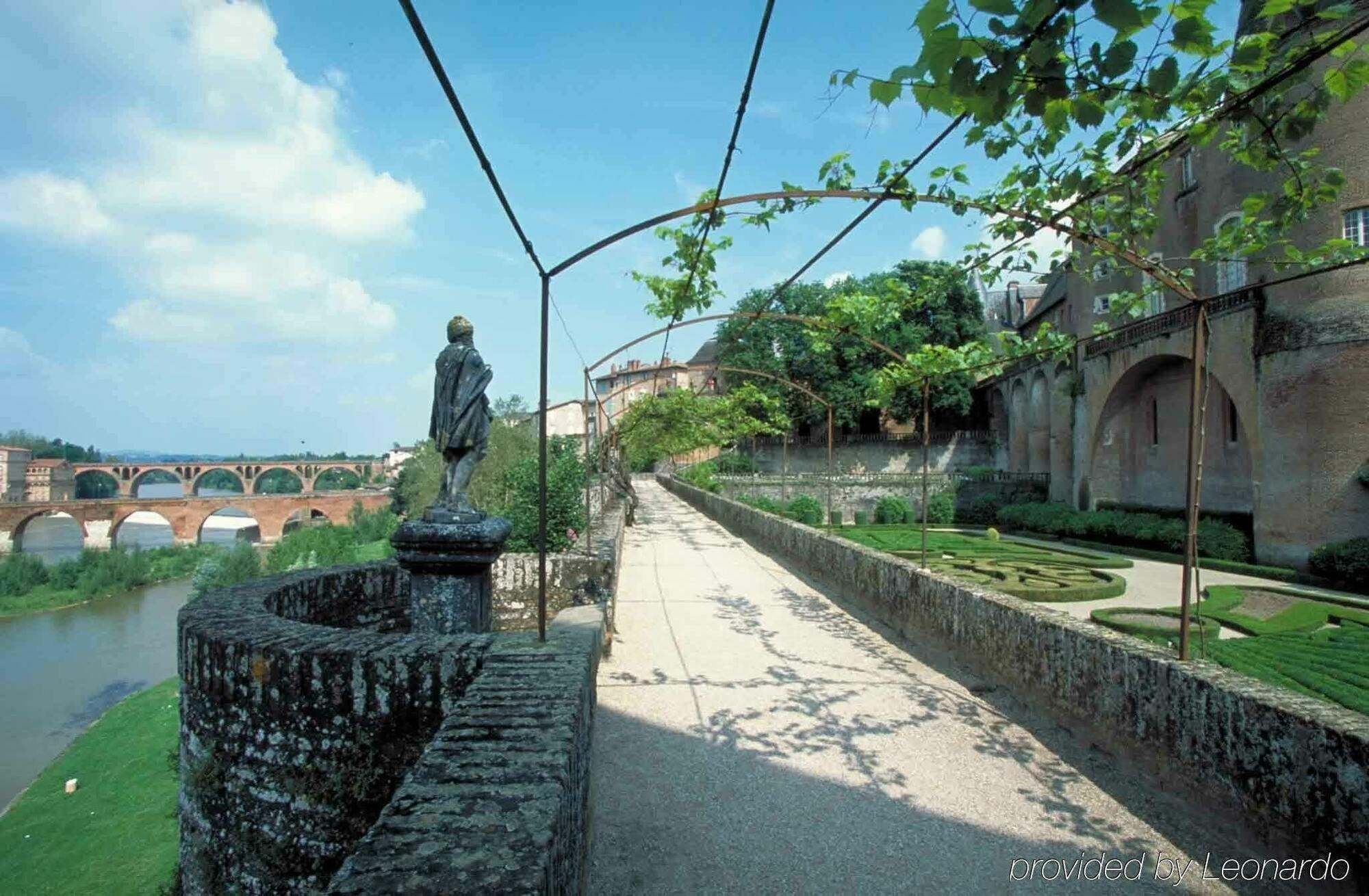 Hotel Mercure Bastides 4*